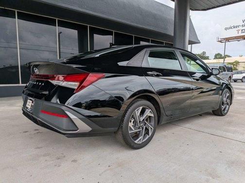Black 2025 Hyundai ELANTRA SEL Sport