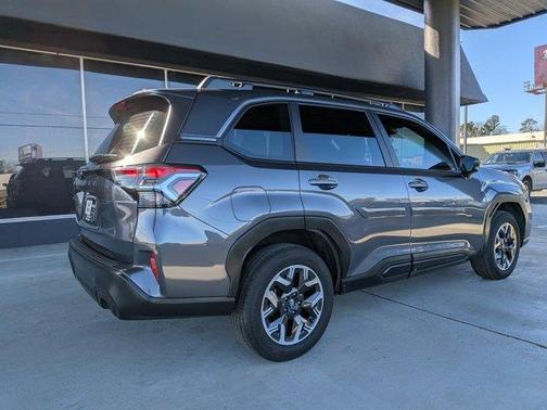 2025 Subaru Forester Base