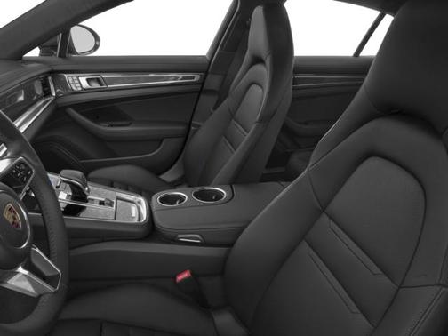 2017 Porsche Panamera 4