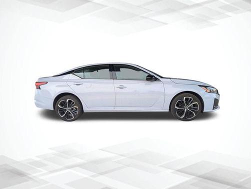 Pearl 2024 Nissan Altima 2.5 SR