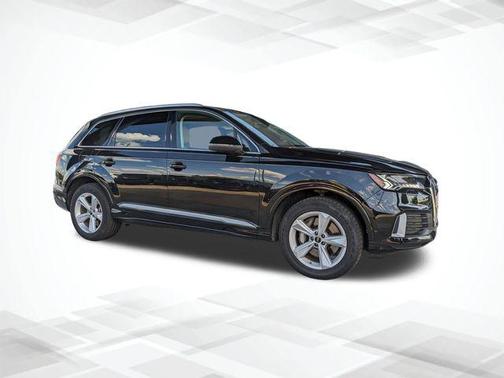 2024 Audi Q7 45 Premium Plus
