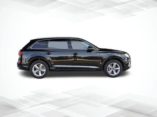 2024 Audi Q7 45 Premium Plus