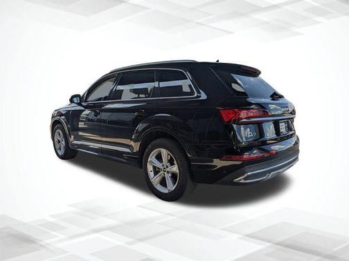 2024 Audi Q7 45 Premium Plus