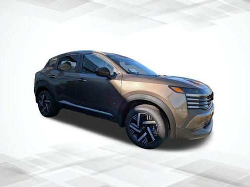 Canyon Bronze M 2026 Nissan Kicks SV