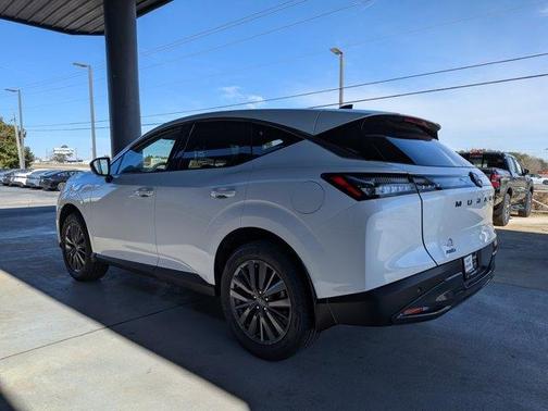 Everest White P 2026 Nissan Murano SL