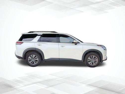Pearl White 2024 Nissan Pathfinder SV