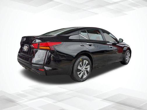 2025 Nissan Altima S FWD