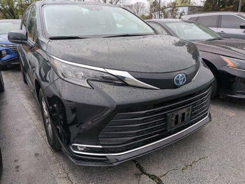 2024 Toyota Sienna XLE