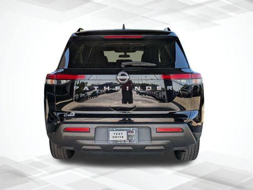 Super Black 2025 Nissan Pathfinder SV