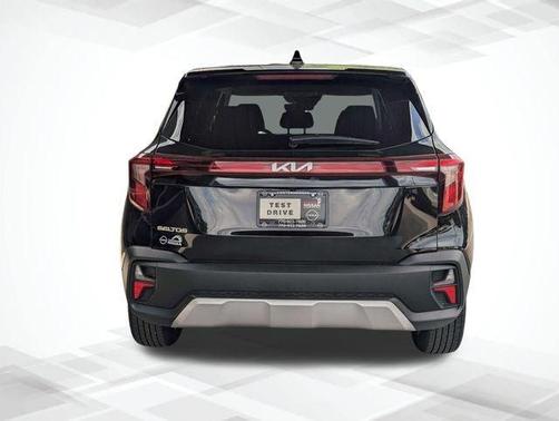 Black 2026 Kia Seltos LX