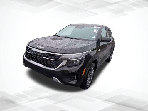 Black 2026 Kia Seltos LX