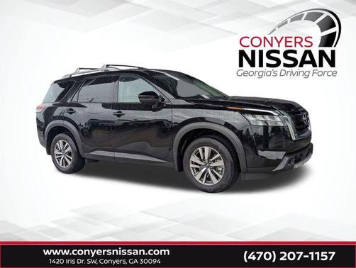 Super Black 2025 Nissan Pathfinder SL