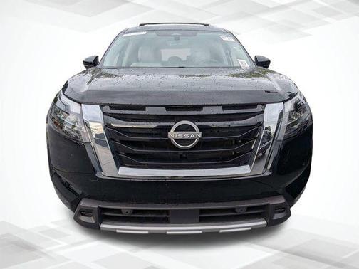 Super Black 2025 Nissan Pathfinder SL