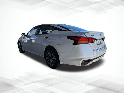 White 2023 Nissan Altima 2.5 SV