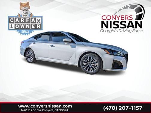 White 2023 Nissan Altima 2.5 SV