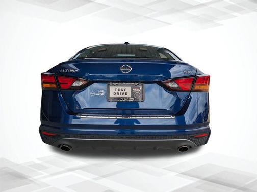 2021 Nissan Altima SR FWD