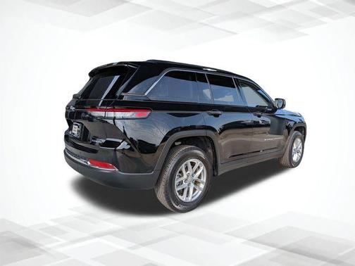 Diamond Black 2023 Jeep Grand Cherokee Laredo