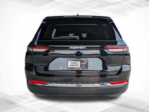 Diamond Black 2023 Jeep Grand Cherokee Laredo