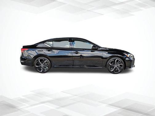 2023 Nissan Altima SR FWD