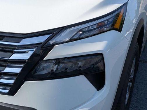 Glacier White 2026 Nissan Rogue S