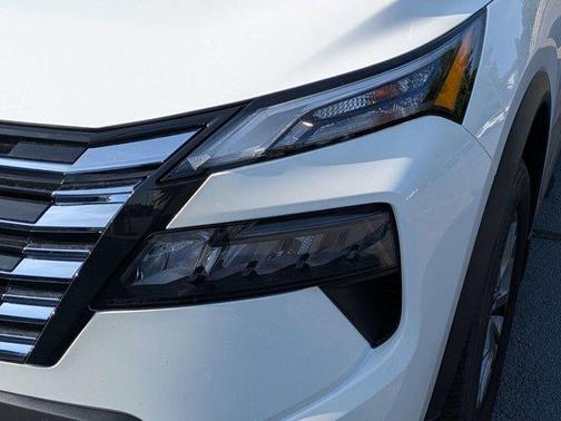 Glacier White 2026 Nissan Rogue S
