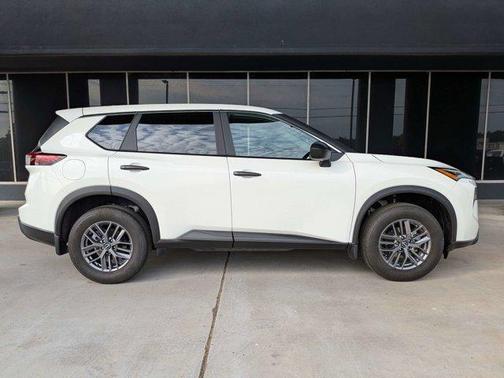 Glacier White 2026 Nissan Rogue S