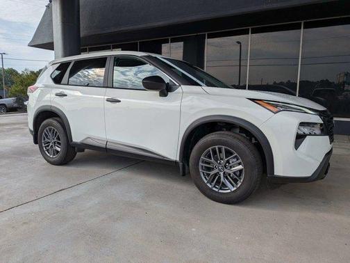 Glacier White 2026 Nissan Rogue S