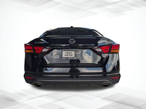 2022 Nissan Altima SR FWD