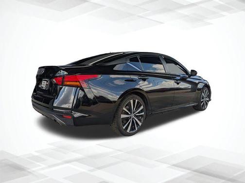 2022 Nissan Altima SR FWD