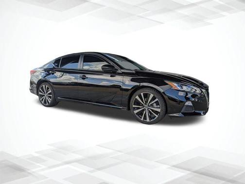 2022 Nissan Altima SR FWD