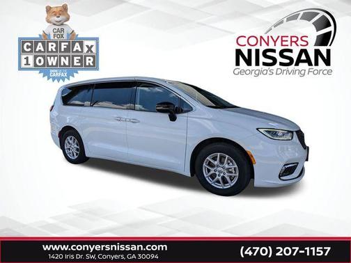 Bright White Clearcoat 2024 Chrysler Pacifica Touring-L