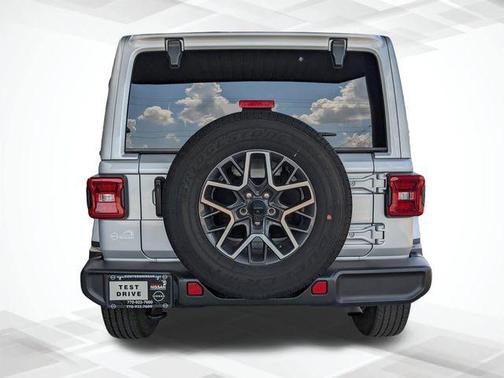 2024 Jeep Wrangler 4-Door Sahara 4x4