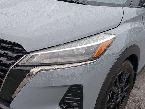 Boulder Gray Metallic 2024 Nissan Kicks SR