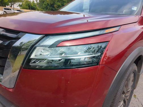 2022 Nissan Pathfinder SL 2WD