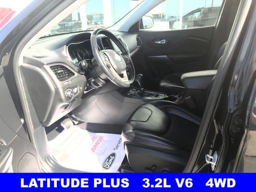 2019 Jeep Cherokee LATITUDE PLUS