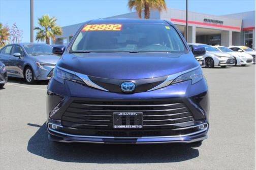 2024 Toyota Sienna XLE 8 Passenger