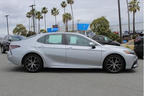 2022 Toyota Camry SE