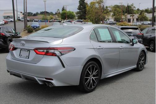 2022 Toyota Camry SE