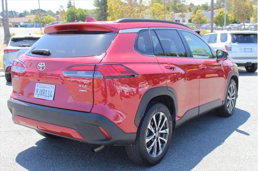2024 Toyota Corolla Cross XLE