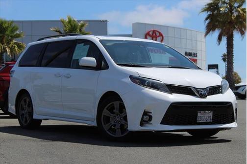 2020 Toyota Sienna SE Premium