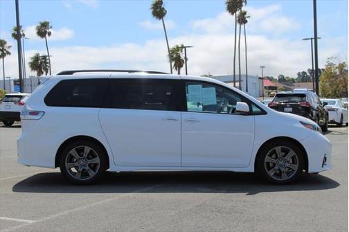 2020 Toyota Sienna SE Premium