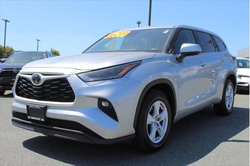 2024 Toyota Highlander LE