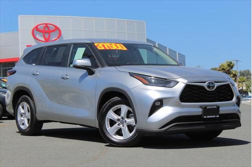 2024 Toyota Highlander LE