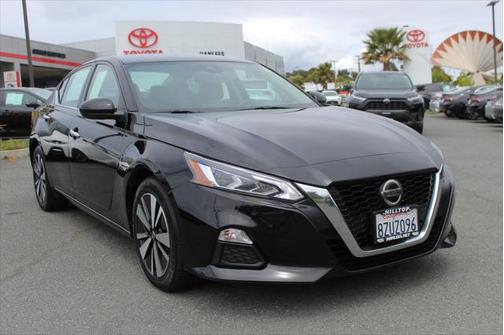 2022 Nissan Altima 2.5 SV