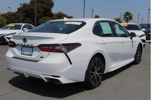 2023 Toyota Camry SE