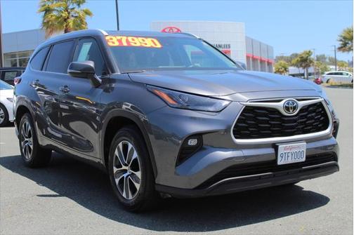 2023 Toyota Highlander XLE