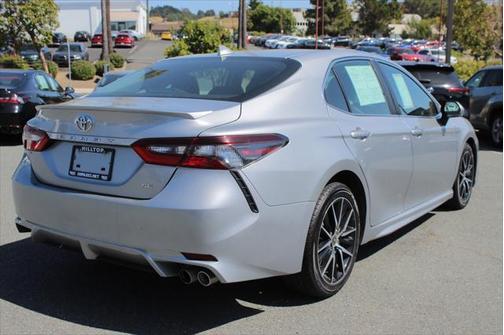 2022 Toyota Camry SE