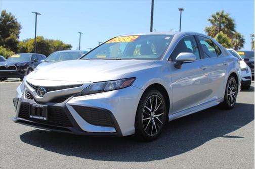 2022 Toyota Camry SE