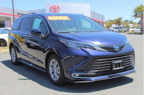 2024 Toyota Sienna XLE 8 Passenger