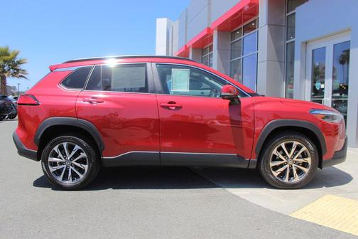 2023 Toyota Corolla Cross XLE